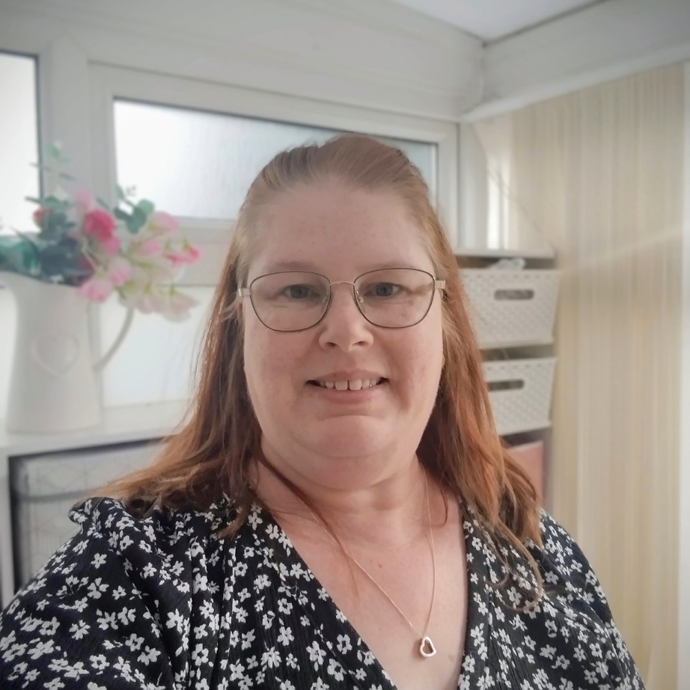 photo of indie dyer Mel seller of hand dyed yarns