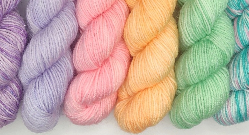 hand dyed yarn pastel 50g in a row