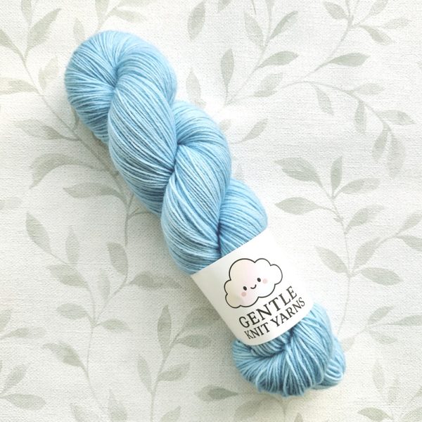 hand dyed 4 ply 100g yarn. Semi solid shades of sky blue called Sky Blue.