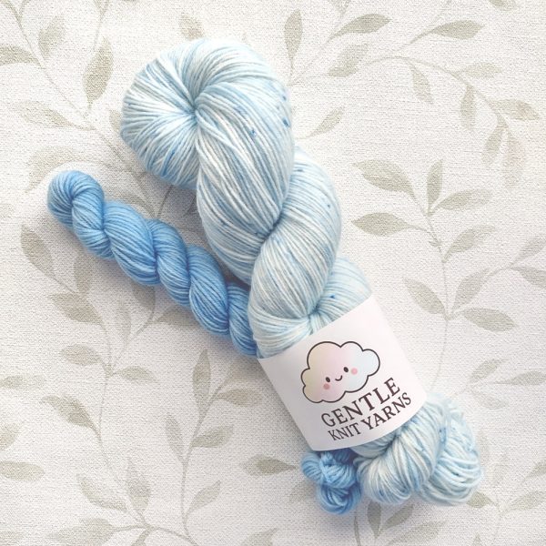 hand dyed sock set 100g + 20g in shades of pastel sky blue with speckles called Sky Blue