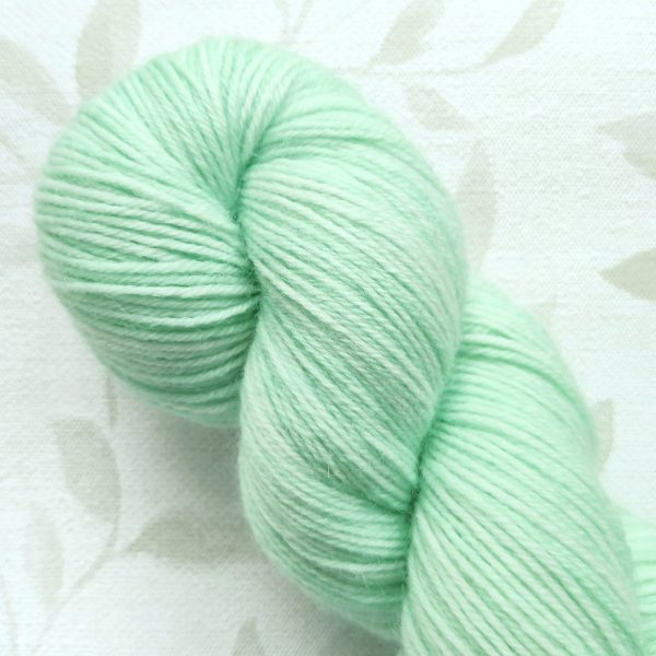 hand dyed 4 ply 100g yarn in pastel mint shades called Mint Macaron.